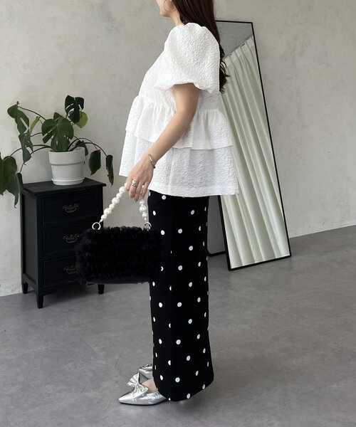 prose verse（プロズヴェール）の「Wフリルバルーンパフスリーブペプラムブラウス（シャツ/ブラウス・レディース・ブラック/オフホワイト・LARGE/MEDIUM）」の18枚目の写真