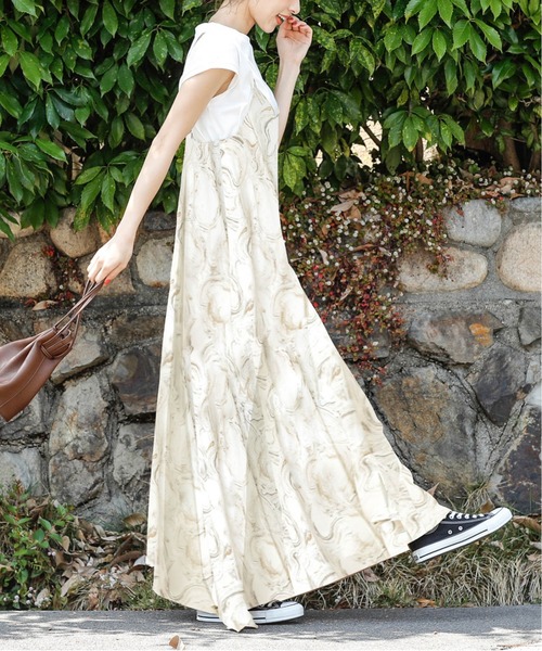 La-gemme（ラジェム）の「キャミソールマキシワンピース（ワンピース・レディース・グリーン系その他/ベージュ/グリーン/ベージュ系その他/ブラック系その他/ブラウン系その他/ブラック/ブラック系その他2/オリーブ/ライトブラウン/ベージュ系その他2/ネイビー・C/フリー）」の7枚目の写真