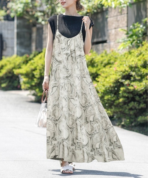 La-gemme（ラジェム）の「キャミソールマキシワンピース（ワンピース・レディース・グリーン系その他/ベージュ/グリーン/ベージュ系その他/ブラック系その他/ブラウン系その他/ブラック/ブラック系その他2/オリーブ/ライトブラウン/ベージュ系その他2/ネイビー・C/フリー）」の4枚目の写真