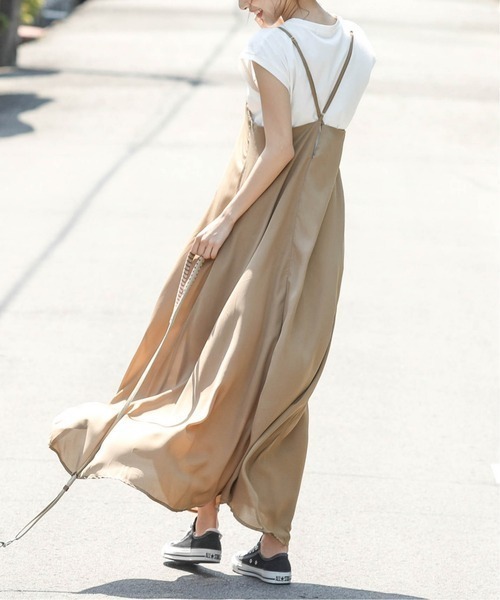 La-gemme（ラジェム）の「キャミソールマキシワンピース（ワンピース・レディース・グリーン系その他/ベージュ/グリーン/ベージュ系その他/ブラック系その他/ブラウン系その他/ブラック/ブラック系その他2/オリーブ/ライトブラウン/ベージュ系その他2/ネイビー・C/フリー）」の5枚目の写真