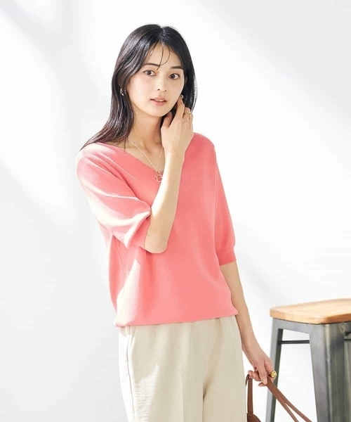 a.v.v(アーヴェヴェ)の「【接触冷感/UVカット/洗える】Vネックハーフスリーブ美ラクるサマーニット(ニット/セーター・レディース・ブラック/ホワイト/グレー系その他/ダークインディゴブルー/ピンク/ブルー・38/40/36/34/42)」の6枚目の写真