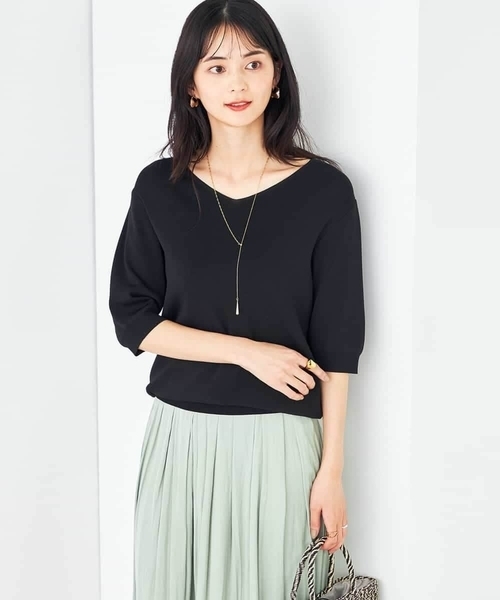 a.v.v(アーヴェヴェ)の「【接触冷感/UVカット/洗える】Vネックハーフスリーブ美ラクるサマーニット(ニット/セーター・レディース・ブラック/ホワイト/グレー系その他/ダークインディゴブルー/ピンク/ブルー・38/40/36/34/42)」の18枚目の写真