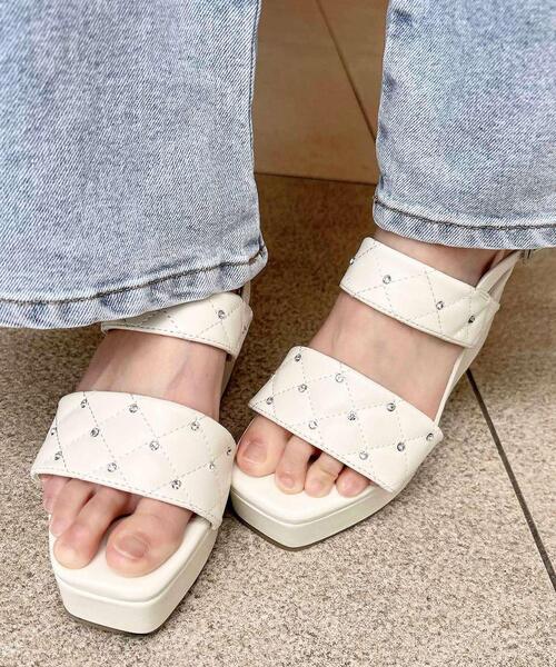 INGNI（イング）の「ビジューキルティングサンダル（サンダル・レディース・ブラック/アイボリー・M/L）」の11枚目の写真