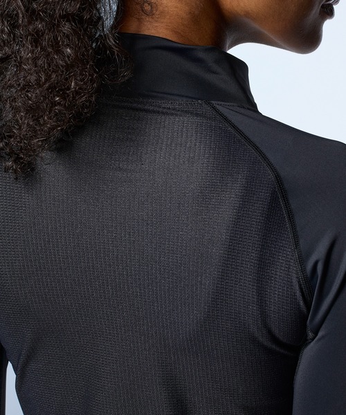 UNDER ARMOUR(アンダーアーマー)の「UAアイソチル コンプレッション ロングスリーブ モックネック シャツ(ゴルフ/レディース)(Tシャツ/カットソー・レディース・ブラック・S/M/L/XL)」の6枚目の写真