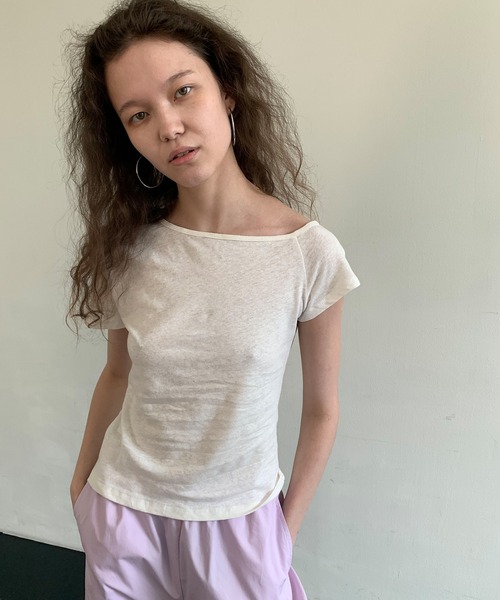 LONSLAN（ロンスラン）の「【LONSLAN】 アシンメトリー オフショルダーTシャツ LONW25s040（Tシャツ/カットソー・レディース・アイボリー/ブラック/グレー・M）」の2枚目の写真