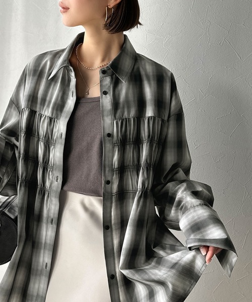 セール】立体感を纏う。シャーリングビスチェ風ロングカフスビッグ