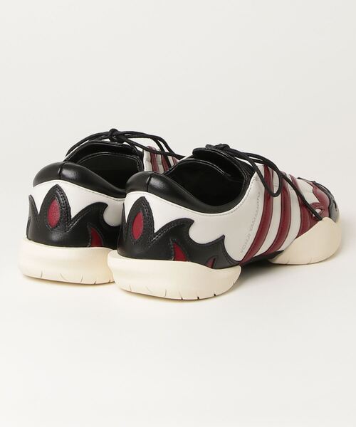 唯一無二の個性を纏う【Y-3】Regu スニーカー Y-3 Regu スニーカー | ホワイト | FARFETCH JP