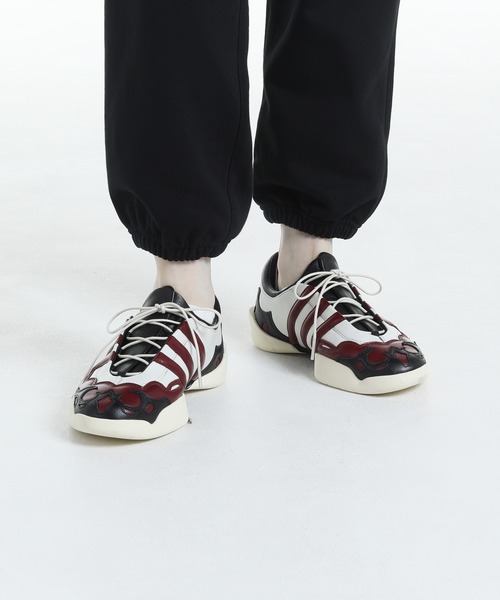 唯一無二の個性を纏う【Y-3】Regu スニーカー Y-3 Regu スニーカー | ホワイト | FARFETCH JP
