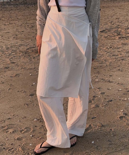 on:nue（オンニュ）の「【on:nue】[着用動画あり！/2色展開] ナイロンレイヤードラップパンツ（その他パンツ・レディース・ホワイト/ブラック・FREE）」の6枚目の写真