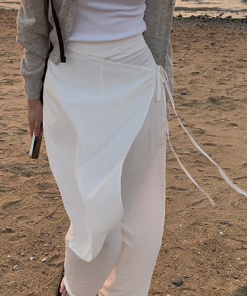 on:nue（オンニュ）の「【on:nue】[着用動画あり！/2色展開] ナイロンレイヤードラップパンツ（その他パンツ・レディース・ホワイト/ブラック・FREE）」の13枚目の写真