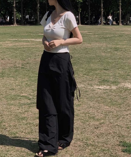 on:nue（オンニュ）の「【on:nue】[着用動画あり！/2色展開] ナイロンレイヤードラップパンツ（その他パンツ・レディース・ホワイト/ブラック・FREE）」の15枚目の写真