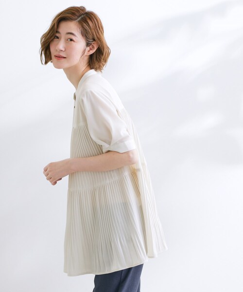 grove(グローブ)の「【体型カバー】ラフに着たい ティアードプリーツブラウス(シャツ/ブラウス・レディース・ブルー/アイボリー/ブラック・02/03/05/01/04)」の4枚目の写真