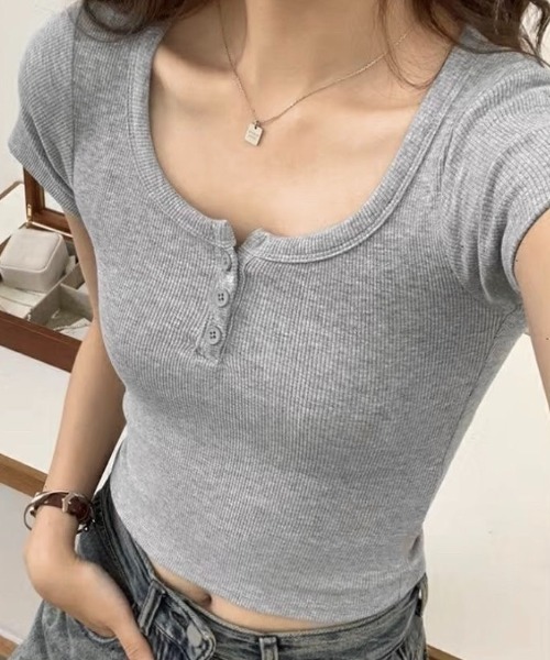 LADY LIKE(レディライク)の「ヘンリーネックコンパクト半袖Tシャツ(Tシャツ/カットソー・レディース・ブラック/グレー/モカ/ホワイト・M)」の4枚目の写真