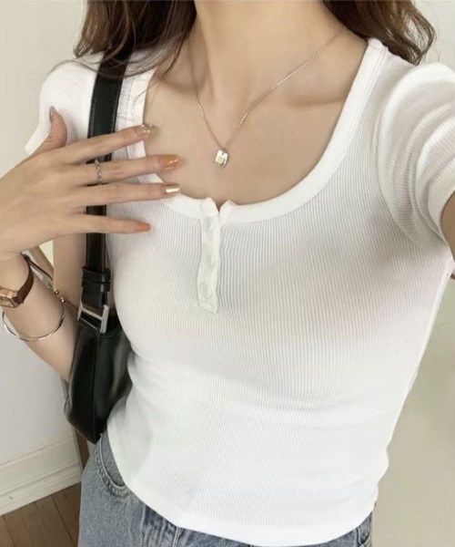 LADY LIKE(レディライク)の「ヘンリーネックコンパクト半袖Tシャツ(Tシャツ/カットソー・レディース・ブラック/グレー/モカ/ホワイト・M)」の2枚目の写真