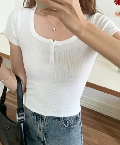 LADY LIKE(レディライク)の「ヘンリーネックコンパクト半袖Tシャツ(Tシャツ/カットソー・レディース・ブラック/グレー/モカ/ホワイト・M)」の6枚目の写真