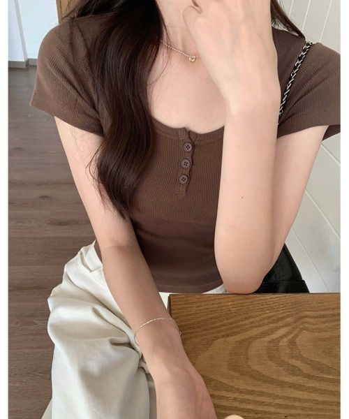 LADY LIKE(レディライク)の「ヘンリーネックコンパクト半袖Tシャツ(Tシャツ/カットソー・レディース・ブラック/グレー/モカ/ホワイト・M)」の17枚目の写真