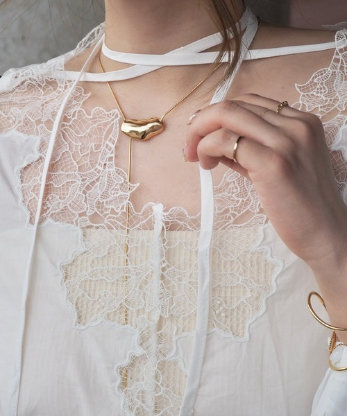 LAULEN(ローレン)の「back ribbon lace cotton blouse /バックリボンレース切替コットンブラウス(シャツ/ブラウス・レディース・ブラック/ホワイト・FREE)」の11枚目の写真