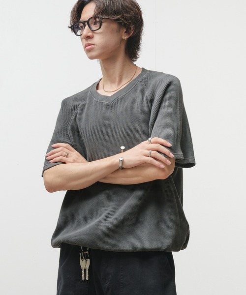 Adoon plain(アドーンプレーン)の「Thermal Shallow V-Neck T-Shirt / サーマル浅VネックドローコードTシャツ(Tシャツ/カットソー・メンズ・ブラック/ネイビー/杢グレー/チャコールグレー・LARGE/MEDIUM)」の6枚目の写真