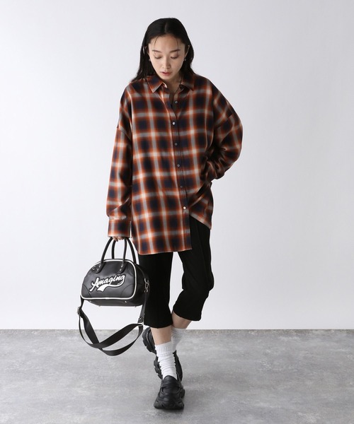 JEANASIS（ジーナシス）の「ミニロゴボウリングBAG/579610（ショルダーバッグ・レディース・ブラック/ホワイト/グリーン・FREE）」の4枚目の写真