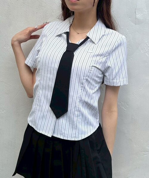 OLIVE des OLIVE(オリーブデオリーブ)の「ネクタイ付半袖シャツ(シャツ/ブラウス・レディース・ホワイト/サックスブルー/オフホワイト・FREE)」の3枚目の写真