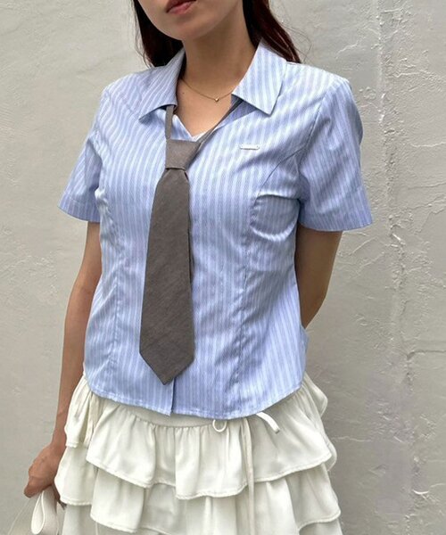 OLIVE des OLIVE(オリーブデオリーブ)の「ネクタイ付半袖シャツ(シャツ/ブラウス・レディース・ホワイト/サックスブルー/オフホワイト・FREE)」の1枚目の写真