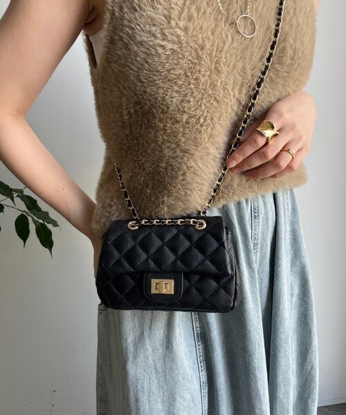 DouDou（ドゥドゥ）の「キルティングレザーショルダー（ショルダーバッグ・レディース・グレイッシュベージュ/ブラック/ダークブラウン/シルバー・FREE）」の8枚目の写真