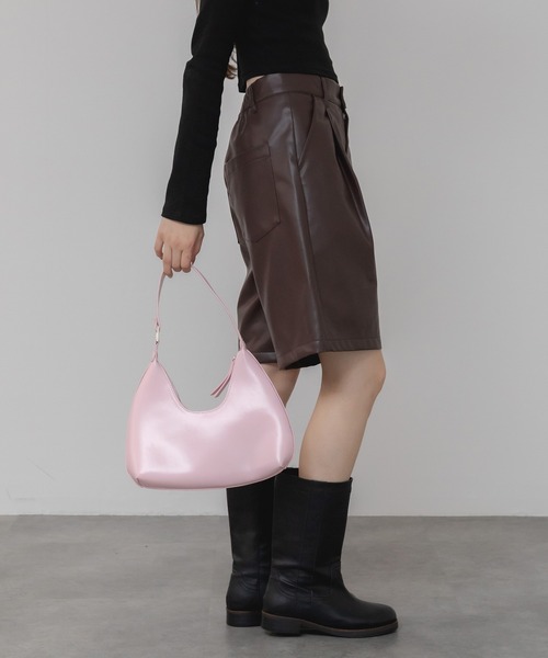 HEILIS(ヘイリス)の「フェイクレザーハーフパンツ / 秋服 シティガール ガーリー ブラック ブラウン 韓国(その他パンツ・レディース・ブラック/ブラウン・FREE)」の5枚目の写真