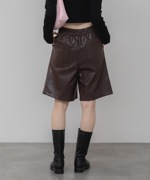 HEILIS(ヘイリス)の「フェイクレザーハーフパンツ / 秋服 シティガール ガーリー ブラック ブラウン 韓国(その他パンツ・レディース・ブラック/ブラウン・FREE)」の6枚目の写真