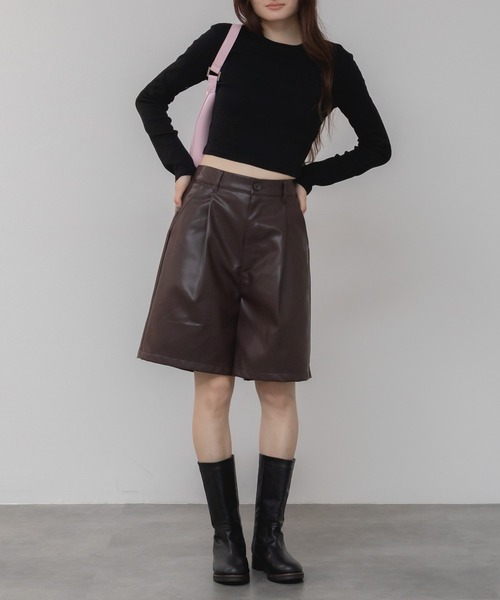 HEILIS(ヘイリス)の「フェイクレザーハーフパンツ / 秋服 シティガール ガーリー ブラック ブラウン 韓国(その他パンツ・レディース・ブラック/ブラウン・FREE)」の7枚目の写真