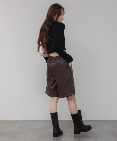 HEILIS(ヘイリス)の「フェイクレザーハーフパンツ / 秋服 シティガール ガーリー ブラック ブラウン 韓国(その他パンツ・レディース・ブラック/ブラウン・FREE)」の10枚目の写真