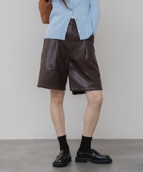 HEILIS(ヘイリス)の「フェイクレザーハーフパンツ / 秋服 シティガール ガーリー ブラック ブラウン 韓国(その他パンツ・レディース・ブラック/ブラウン・FREE)」の20枚目の写真