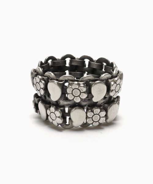 EDIFICE（エディフィス）の「THARU SILVER(タルー シルバー)  Double Ring FLOWER（リング・メンズ・シルバー・15 /17/19）」の2枚目の写真