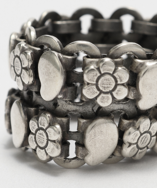EDIFICE（エディフィス）の「THARU SILVER(タルー シルバー)  Double Ring FLOWER（リング・メンズ・シルバー・15 /17/19）」の3枚目の写真