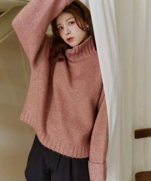 Olu.（オルドット）の「スパンコールタートルニット（ニット/セーター・レディース・チャコールグレー/ベージュ系その他/ピンク・FREE）」の3枚目の写真