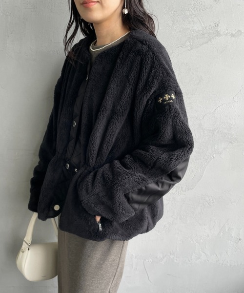 TATRAS（タトラス）の「[TATRAS/タトラス] ANNABELLA ボアフリース ノーカラーブルゾン（ブルゾン・レディース・ライトグレー/ブラック・2/1）」の2枚目の写真