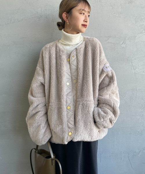 TATRAS（タトラス）の「[TATRAS/タトラス] ANNABELLA ボアフリース ノーカラーブルゾン（ブルゾン・レディース・ライトグレー/ブラック・2/1）」の9枚目の写真