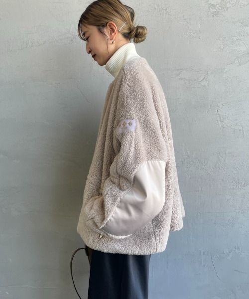 TATRAS（タトラス）の「[TATRAS/タトラス] ANNABELLA ボアフリース ノーカラーブルゾン（ブルゾン・レディース・ライトグレー/ブラック・2/1）」の10枚目の写真