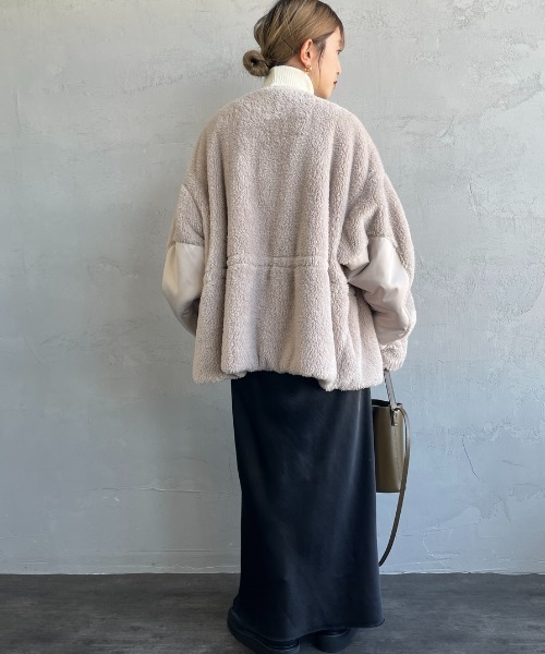 TATRAS（タトラス）の「[TATRAS/タトラス] ANNABELLA ボアフリース ノーカラーブルゾン（ブルゾン・レディース・ライトグレー/ブラック・2/1）」の14枚目の写真