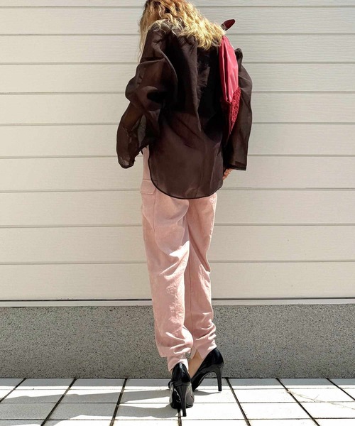 Q（キュー）の「Deepキーネックブラウス（シャツ/ブラウス・レディース・カーキ/ブラウン・MEDIUM）」の17枚目の写真