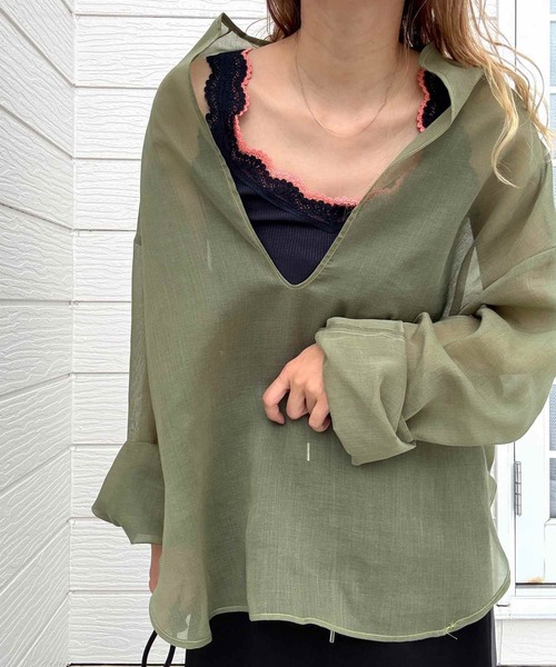 Q（キュー）の「Deepキーネックブラウス（シャツ/ブラウス・レディース・カーキ/ブラウン・MEDIUM）」の12枚目の写真