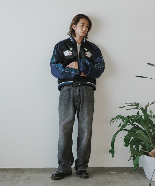 FACETASM(ファセッタズム)の「FACETASM/ファセッタズム THULE SOUVENIR JACKET ジャケット(スカジャン・メンズ・ブラック・5/3/4)」の2枚目の写真