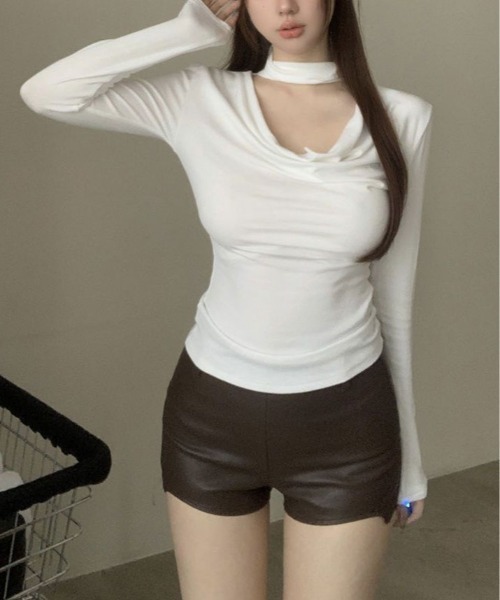 kirakiraShop(キラキラショップ)の「チョーカー風 ネック ドレープ カットソー(Tシャツ/カットソー・レディース・ホワイト/ピンク/チャコール/ブラック・FREE)」の6枚目の写真