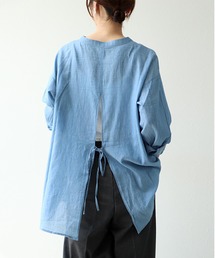 新品 Jines（ジネス）【 前後2way 】スモーキーブルーフリル袖 ブラウス 小花柄シャーリングブラウス/前後2way/洗える(ブラウス・シャツ