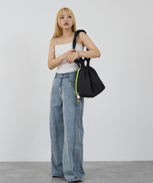 cheek（BAG）（チーク）の「【cheek】puff kinchaku 2WAY tote 巾着 ナイロン ショルダーバッグ（ショルダーバッグ・レディース・パープル/ブラック/グレー/カーキ・フリー）」の5枚目の写真