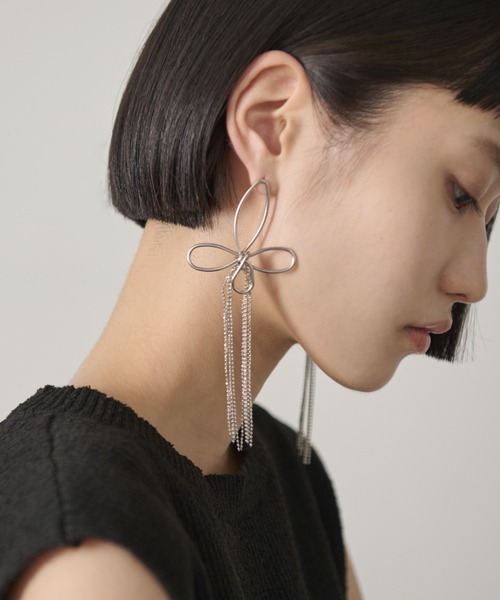 AIC.（エーアイシー）の「フラワーチェーンフリンジピアス（ピアス（両耳用）・レディース・ゴールド/シルバー・FREE）」の2枚目の写真