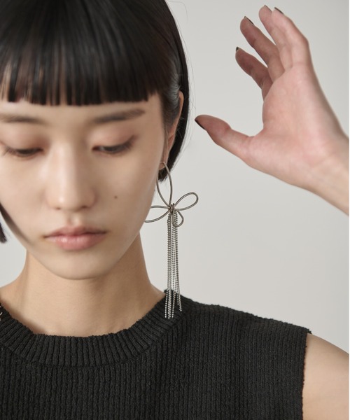 AIC.（エーアイシー）の「フラワーチェーンフリンジピアス（ピアス（両耳用）・レディース・ゴールド/シルバー・FREE）」の4枚目の写真