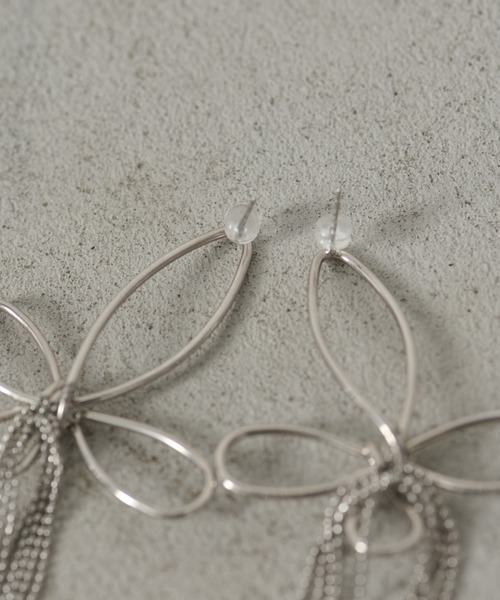 AIC.（エーアイシー）の「フラワーチェーンフリンジピアス（ピアス（両耳用）・レディース・ゴールド/シルバー・FREE）」の20枚目の写真