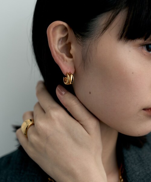 COCOSHNIK ONKITSCH(ココシュニックオンキッチュ)の「シルバー コンケイブピアス GP(ピアス(両耳用)・レディース・ゴールド・00)」の3枚目の写真
