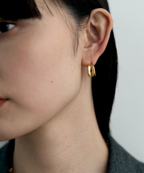 COCOSHNIK ONKITSCH(ココシュニックオンキッチュ)の「シルバー コンケイブピアス GP(ピアス(両耳用)・レディース・ゴールド・00)」の4枚目の写真