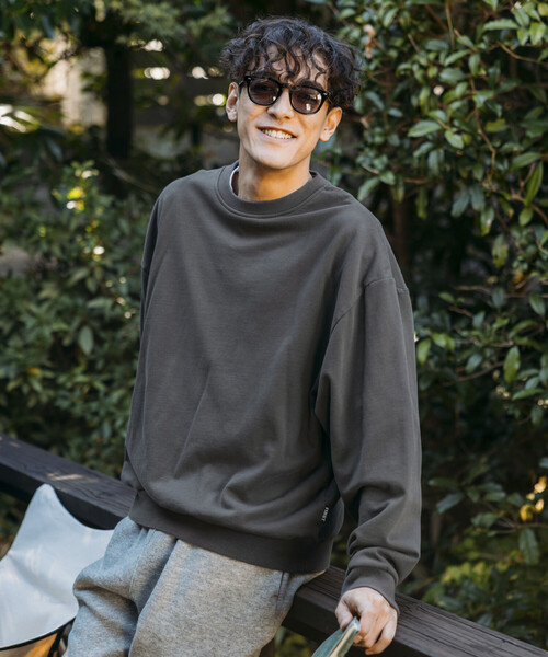 Firsthand(ファーストハンド)の「Firsthand/ファーストハンド 配色 リラックスフィット クルーネックスウェット / ダブルフェイス(スウェット・メンズ・グレー/チャコールグレー/ブラック・M/L)」の6枚目の写真